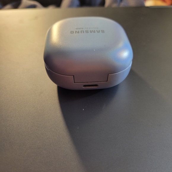 Samsung Galaxy buds pro. Violet. CHEAP. WILL SELL LOW! - Picture 5 of 5